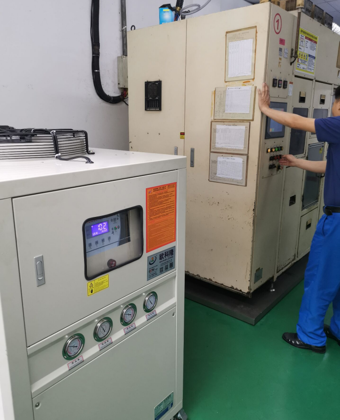 超聲波清洗機冷水機配套案例 超聲波清洗機冷水機配套案例
